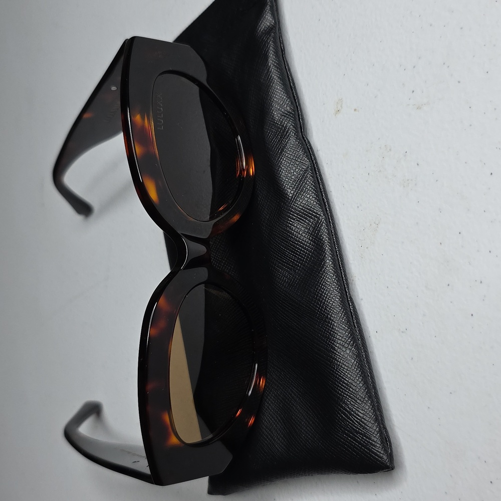 Shell Sunglasses - Picture 5 of 8